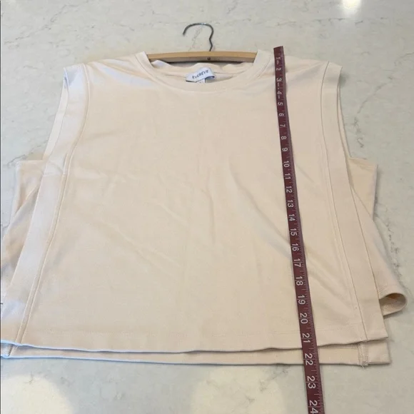 Evereve Beige Sleeveless Muscle Tee Size Large - Picture 5 of 6